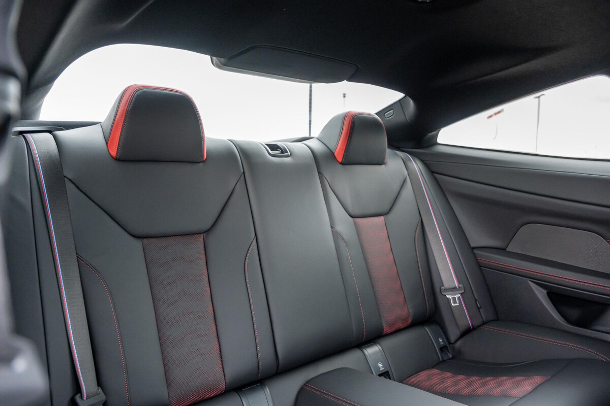 [신차사진] 2025 BMW M4 CS  썸네일