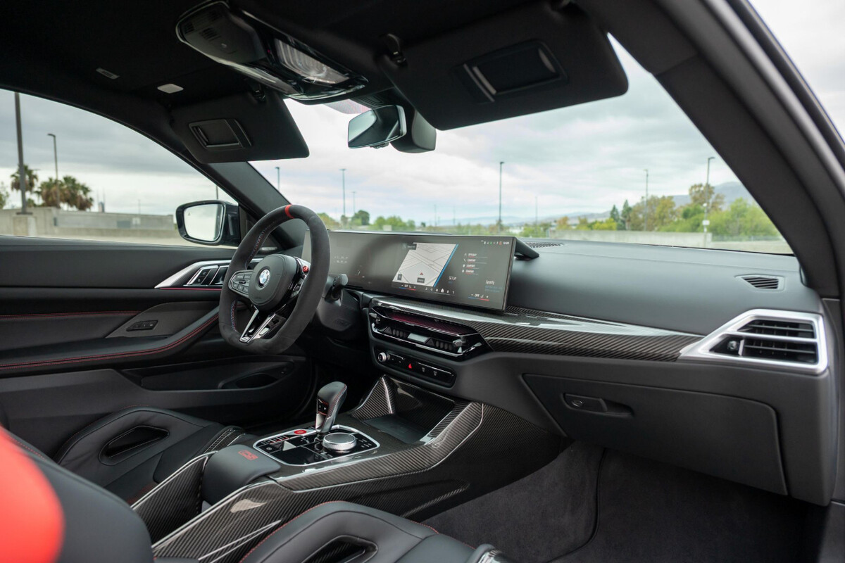 [신차사진] 2025 BMW M4 CS  썸네일