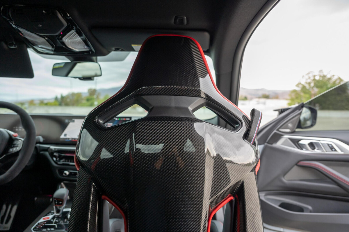 [신차사진] 2025 BMW M4 CS  썸네일