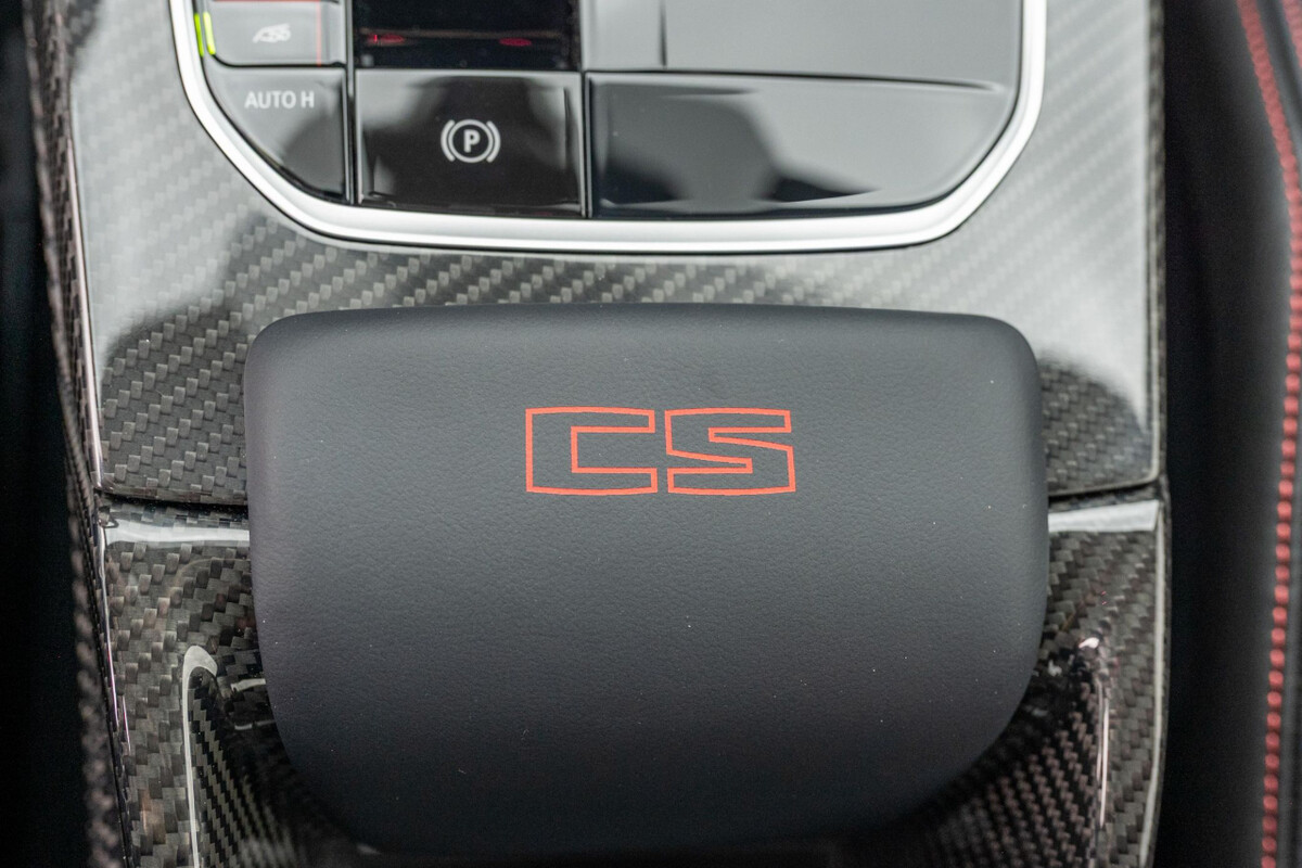 [신차사진] 2025 BMW M4 CS  썸네일