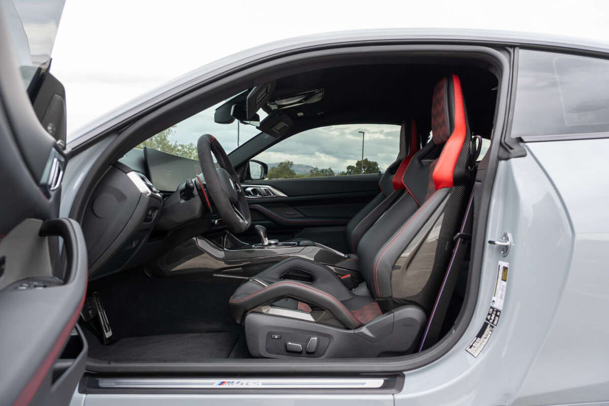 [신차사진] 2025 BMW M4 CS  썸네일