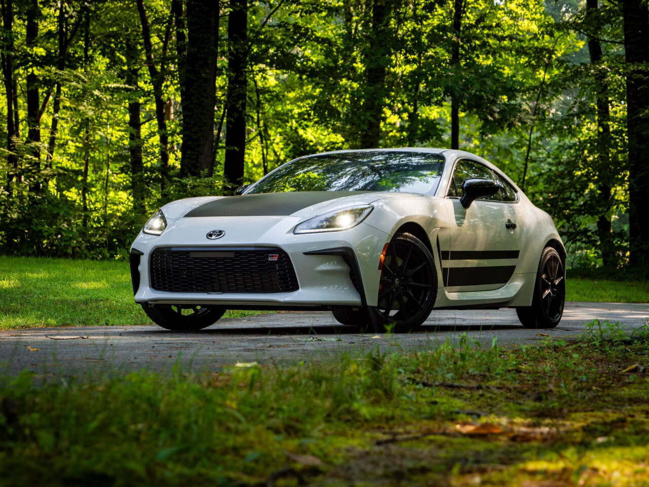 [신차사진] 2025 토요타 86 트레노 에디션 (860대 한정판)  게시글 썸네일