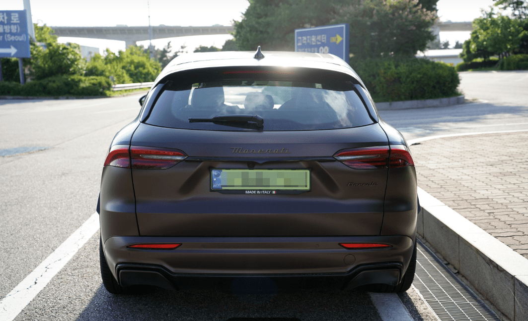 BMW X5 (정가) vs 마세라티 그레칼레 전기차 (3천만원 할인)  썸네일