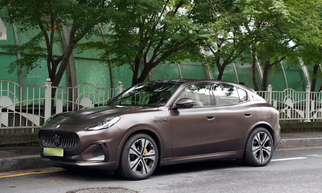 BMW X5 (정가) vs 마세라티 그레칼레 전기차 (3천만원 할인)  썸네일