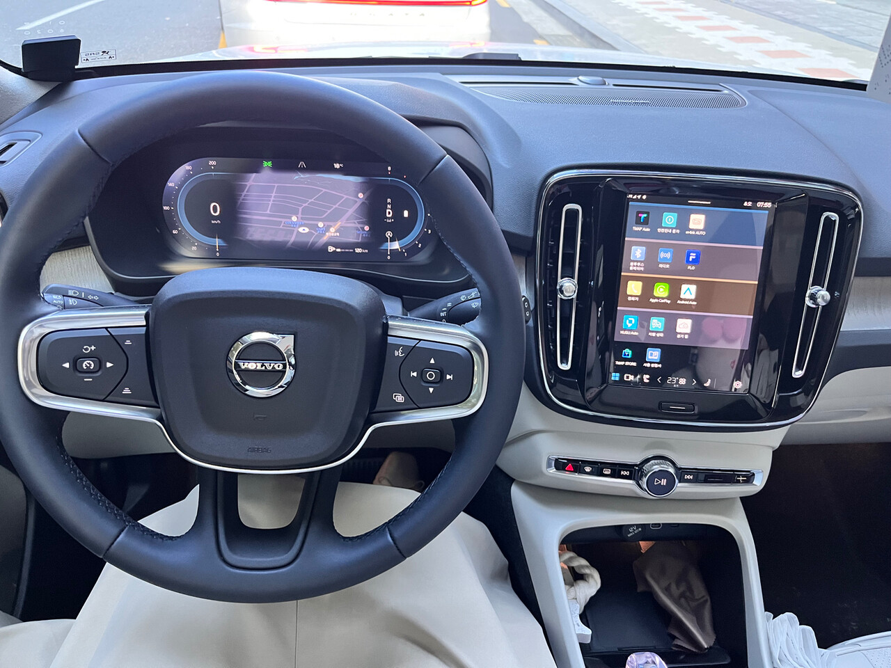 볼보 XC40 이미지1