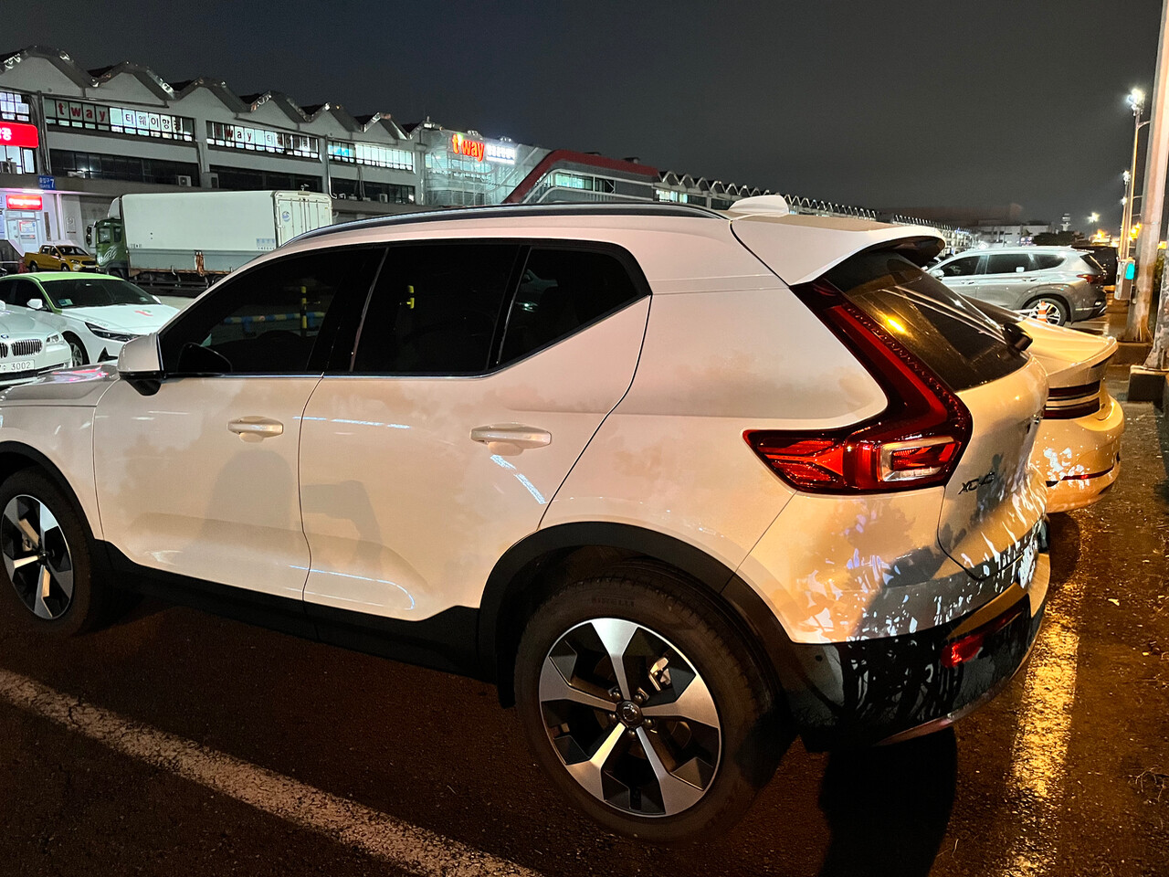 볼보 XC40 이미지2