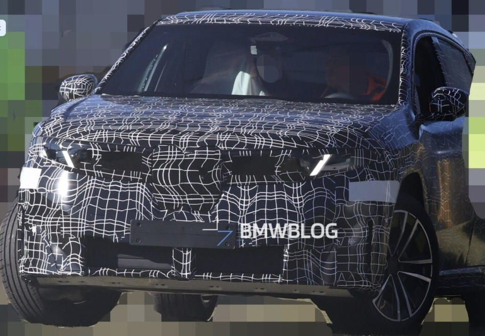 [신차 정보] BMW IX4 풀체인지 테스트카 최초 포착  게시글 썸네일