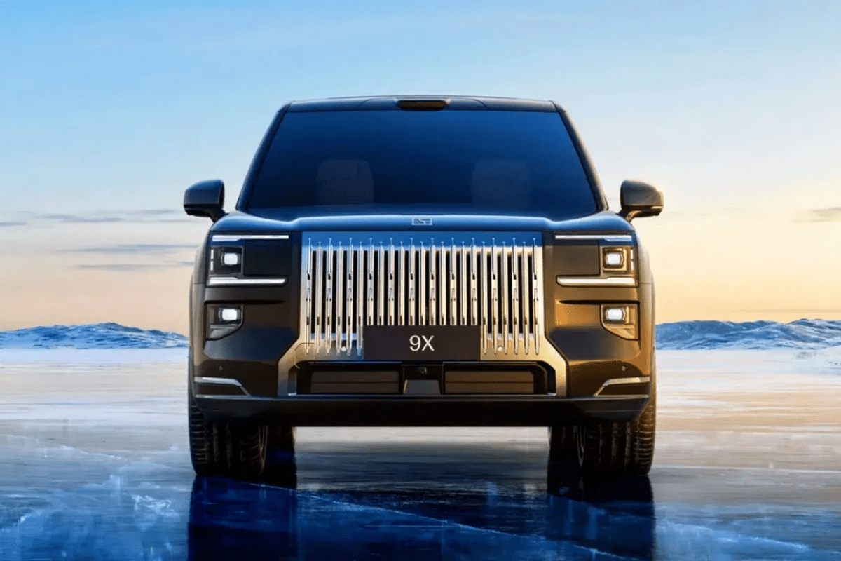 "당장 BMW 팔아버려?" 이 차 때문에 아빠들 통장 거덜나게 생겼네! 썸네일