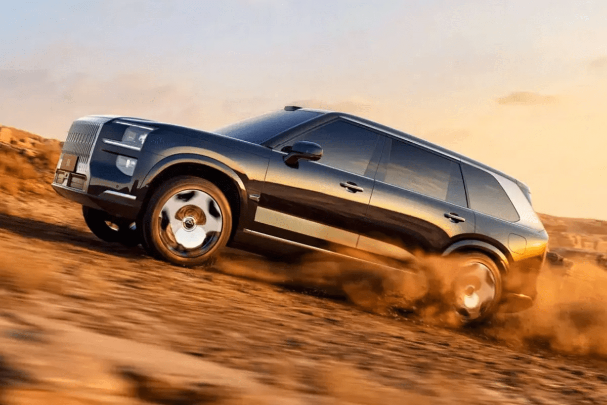 "당장 BMW 팔아버려?" 이 차 때문에 아빠들 통장 거덜나게 생겼네! 썸네일