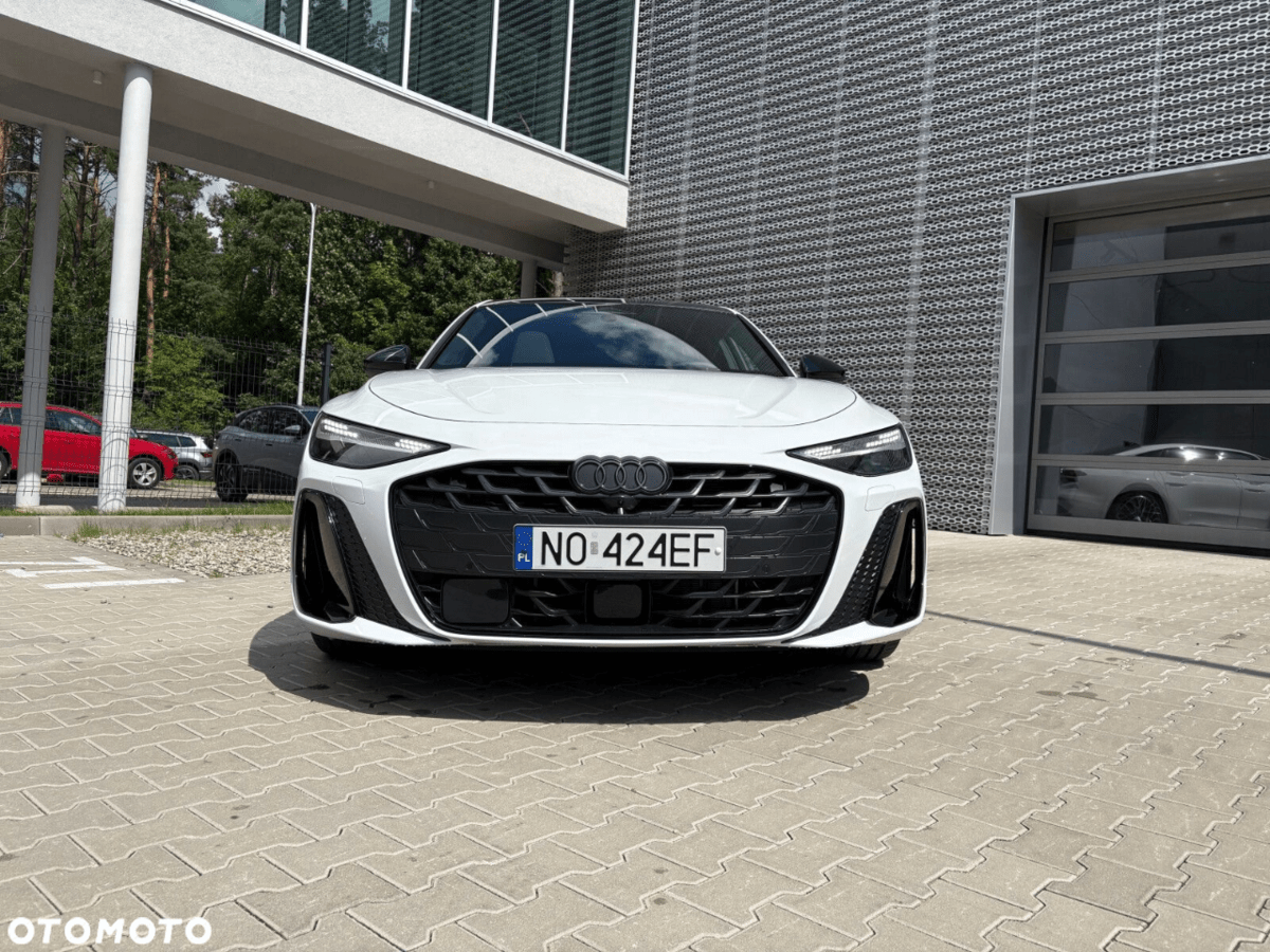 [신차사진] 2026 아우디 A6 풀체인지 (화이트 + 베이지시트) 썸네일