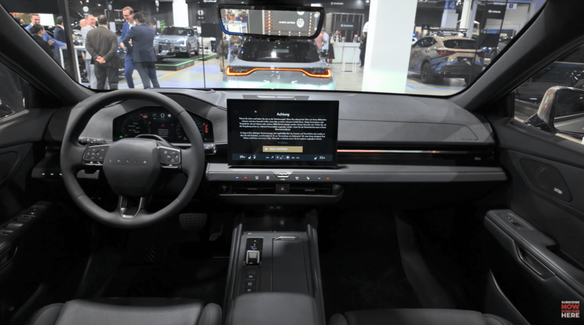 렉서스 ES 풀체인지 엄청 잘 나왔네요 (실물 캡쳐)  썸네일