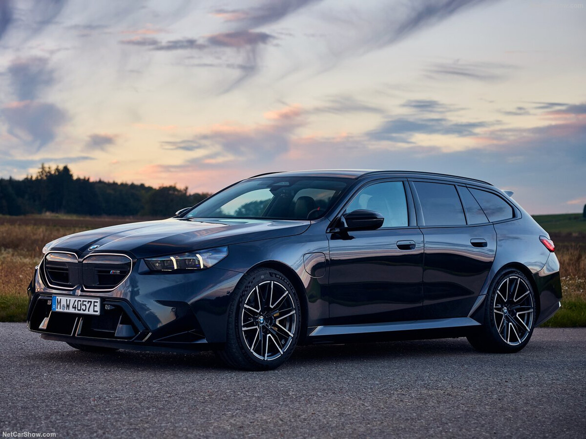 "엄마한텐 비밀이야" BMW 우주명차 등장에 아빠들 카푸어되게 생겼네! 썸네일