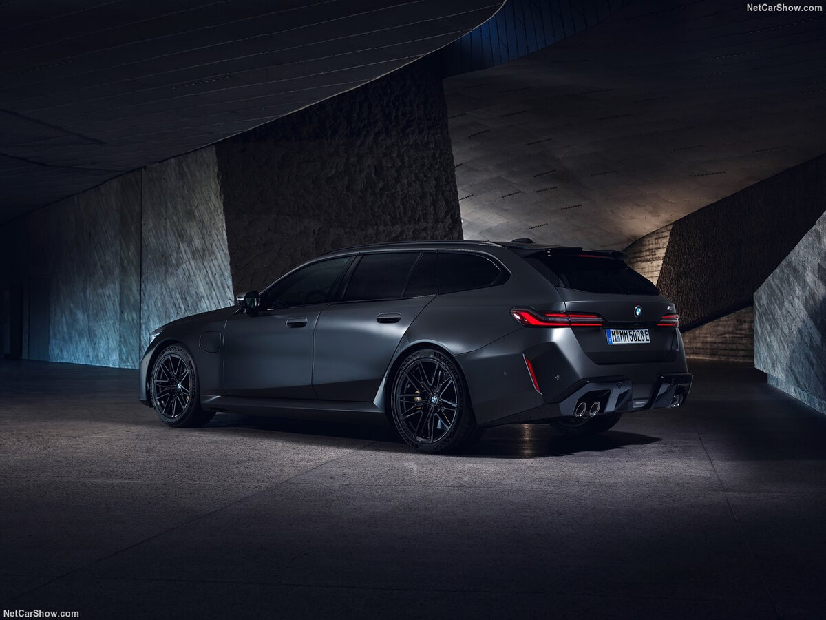 "엄마한텐 비밀이야" BMW 우주명차 등장에 아빠들 카푸어되게 생겼네! 썸네일