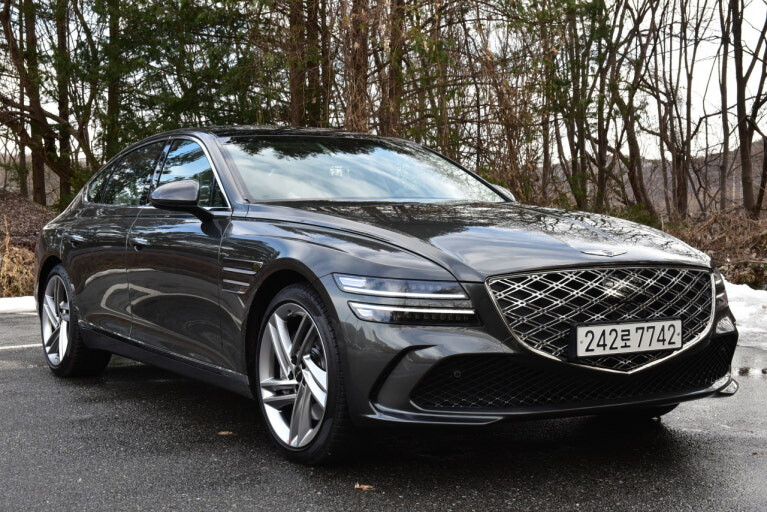 선호도 조사)) 벤츠 E클 vs BMW 5시리즈 vs 제네 G80  썸네일