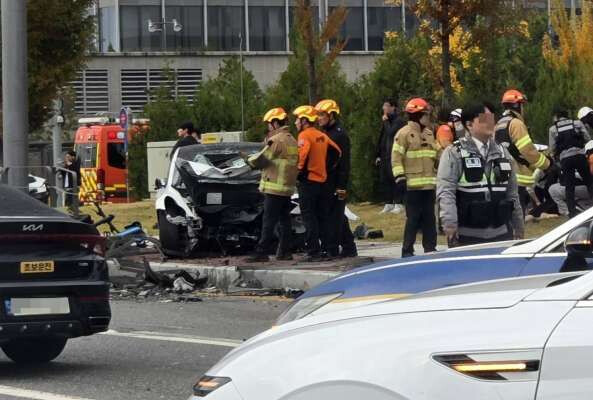 약혐) 어제자 대전 테슬라 도심 10중 사망사고 CCTV 블박  썸네일