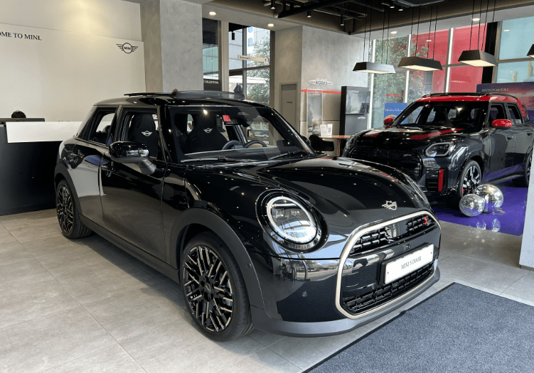 남자가 미니쿠퍼 타고다니면 게이같나요  게시글 썸네일