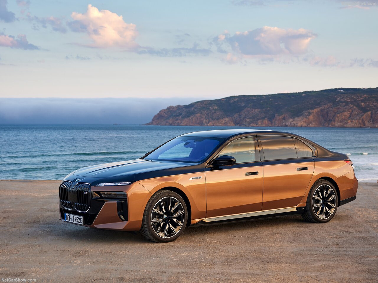 (하차감 대결) BMW 7시리즈 vs 포르쉐 카이엔 쿠페 게시글 썸네일