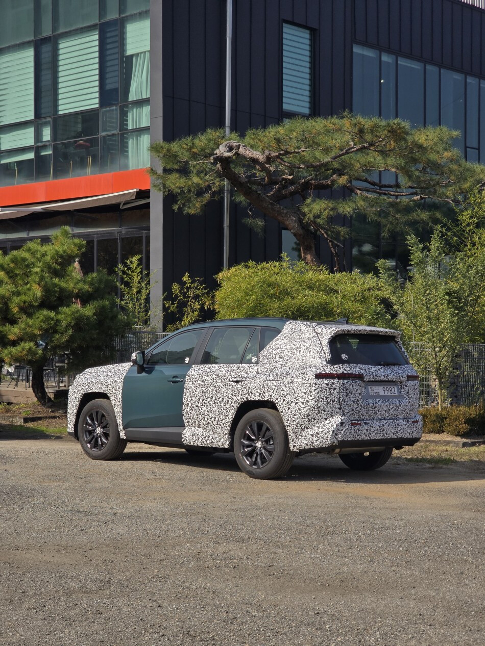 토요타 라브4 풀체인지 국내 테스트카 떴네요  썸네일