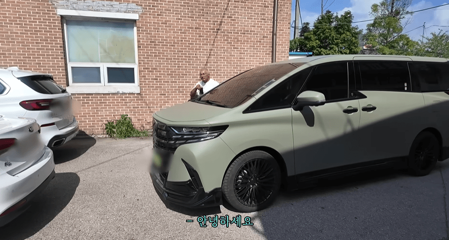 "아빠들 침흘리고 난리났네" 추성훈 애마로 소문난 초호화 패밀리카  게시글 썸네일