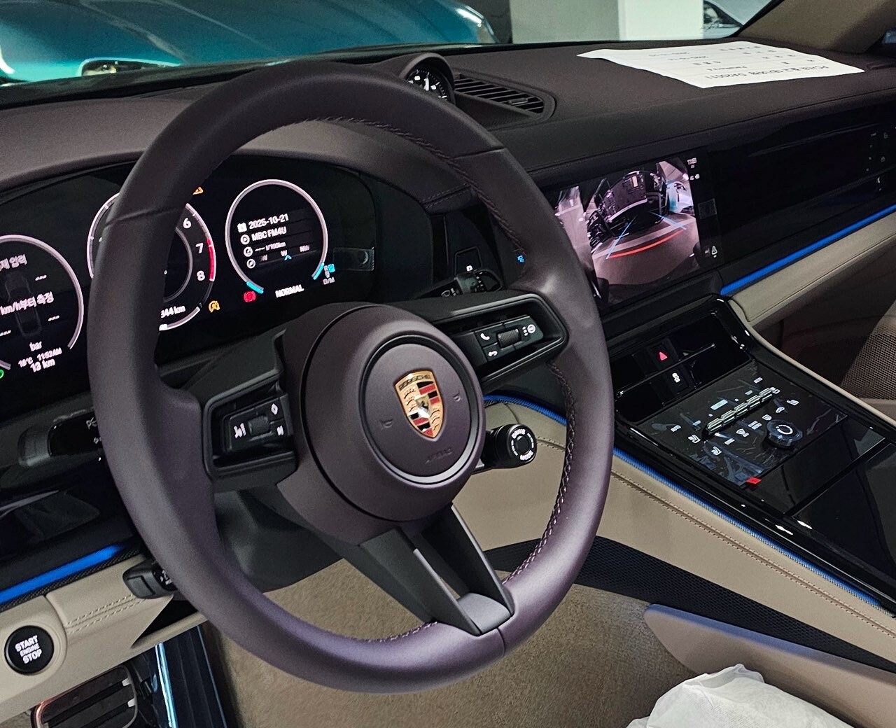 포르쉐 파나메라 4 이미지1