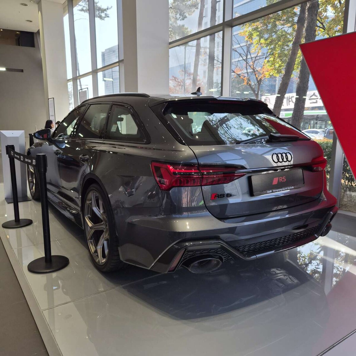 기존 이트론GT 오너의 신형 RS이트론GT 시승기 썸네일