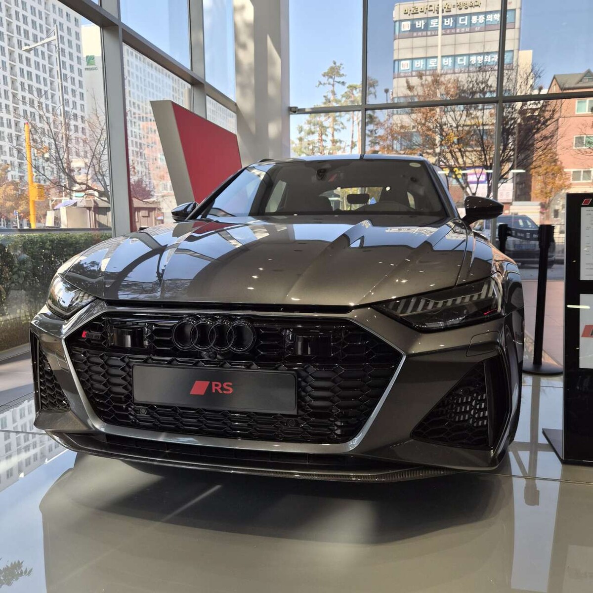 기존 이트론GT 오너의 신형 RS이트론GT 시승기 썸네일