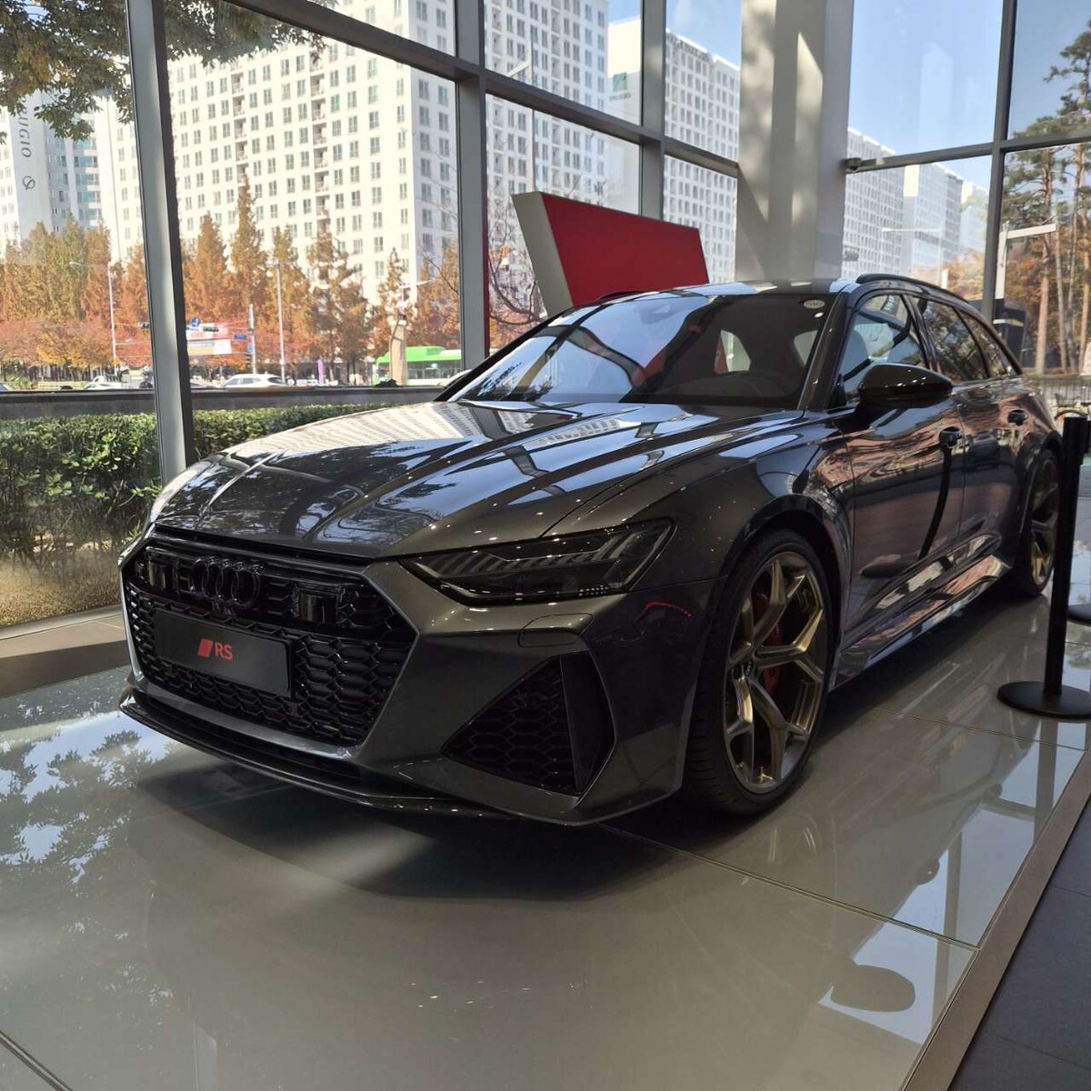 기존 이트론GT 오너의 신형 RS이트론GT 시승기 썸네일