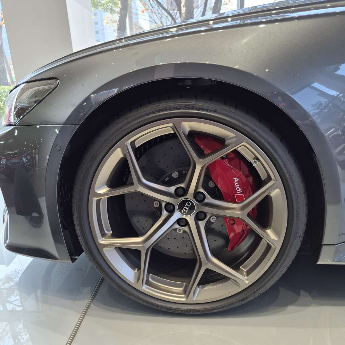 기존 이트론GT 오너의 신형 RS이트론GT 시승기 썸네일