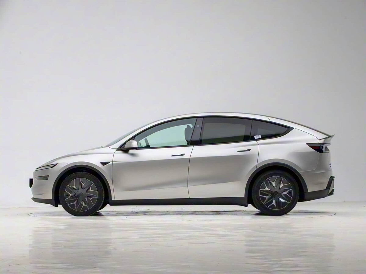 "불쌍한 X3 어떡하냐!" 테슬라 신차 출시 소식에 아빠들 함박웃음? 썸네일