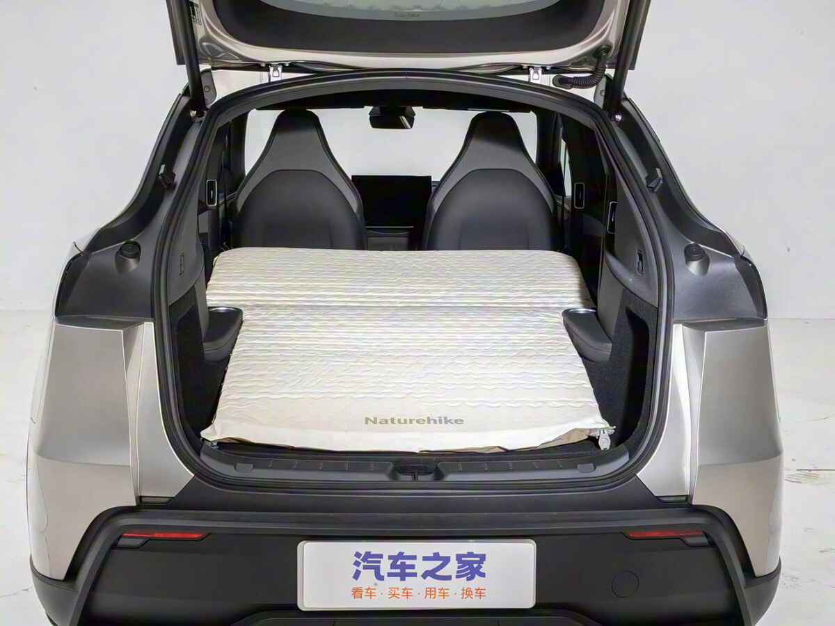 "불쌍한 X3 어떡하냐!" 테슬라 신차 출시 소식에 아빠들 함박웃음? 썸네일