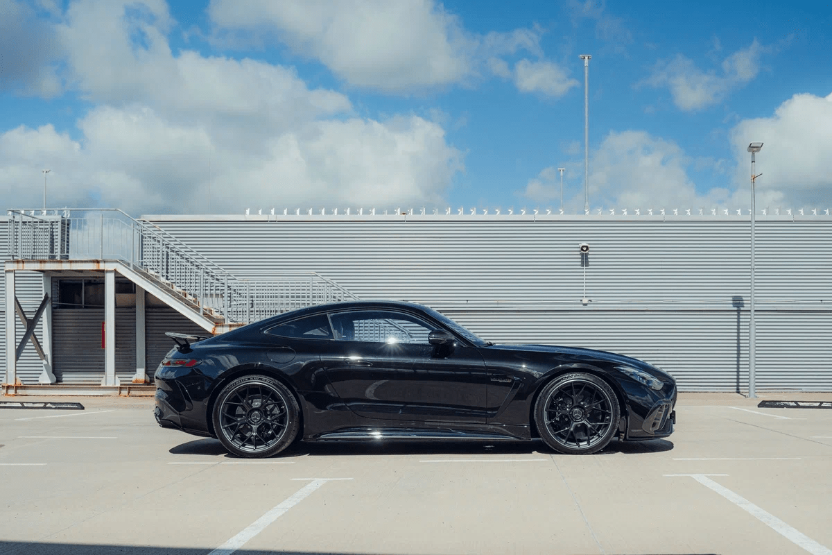 [신차사진] 메르세데스 벤츠 AMG GT 63 프로 썸네일
