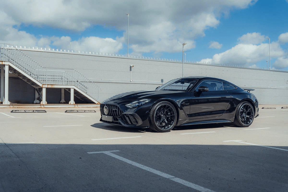 [신차사진] 메르세데스 벤츠 AMG GT 63 프로 썸네일