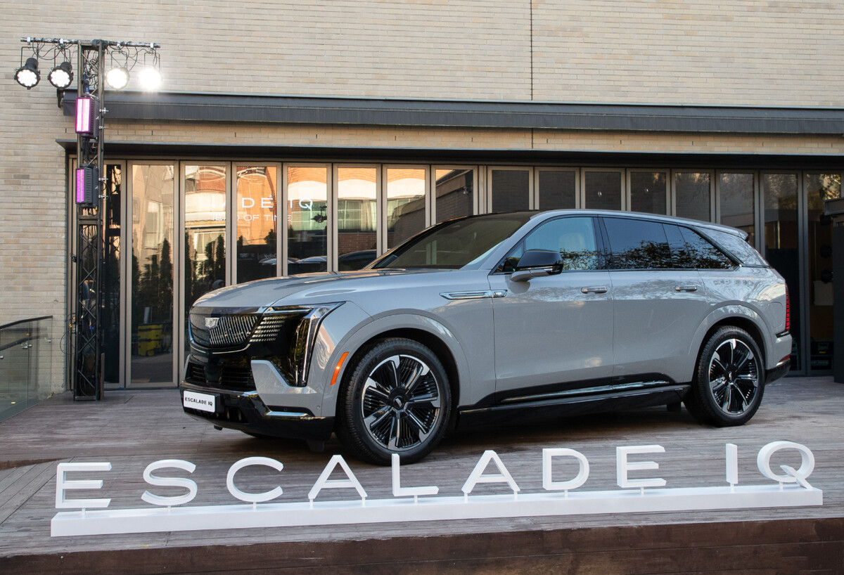 공차중량 4톤에 초대형 SUV 이건 뭐 그냥 버스네요 ㅋㅋ 썸네일