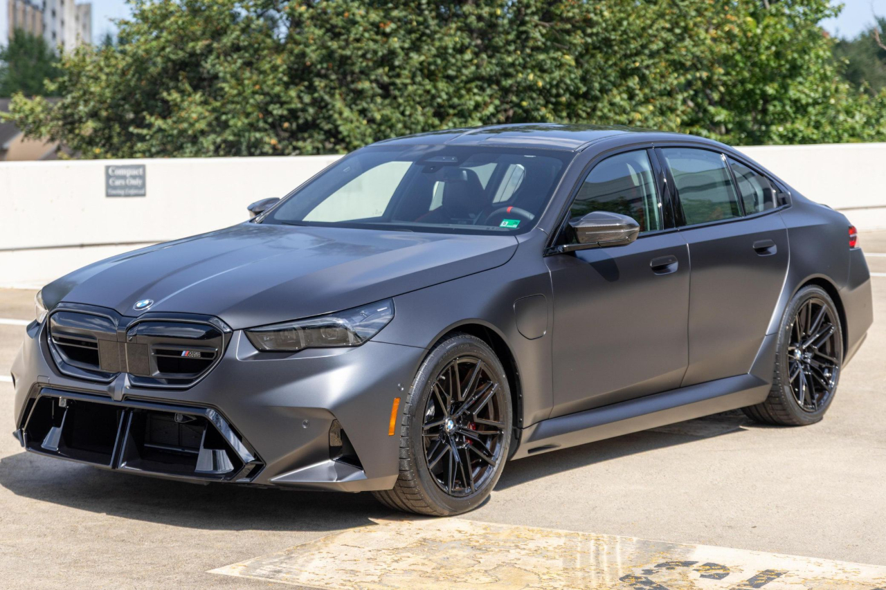 [신차사진] 2026 BMW M5 PHEV 게시글 썸네일