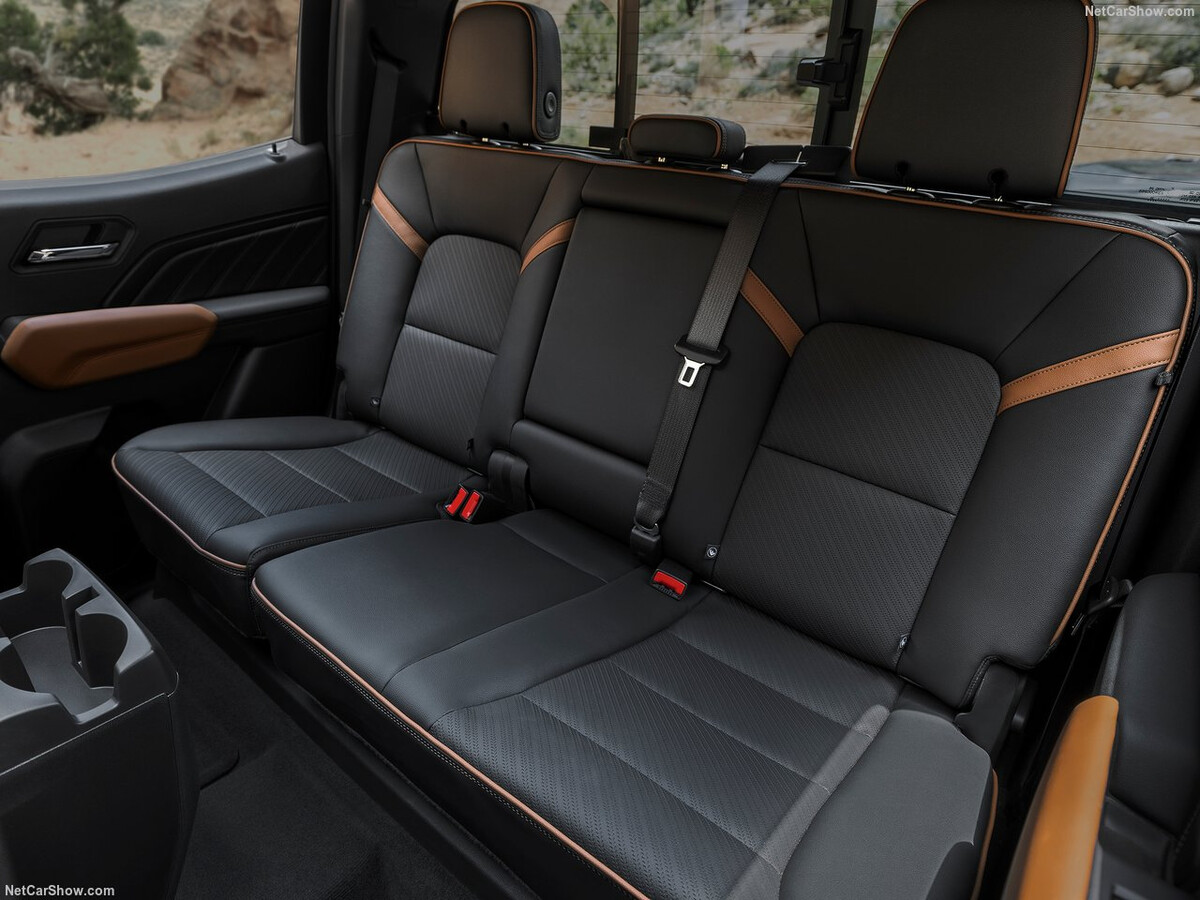 [국내 인증 통과] 2025 지엠씨 캐니언 AT4x 썸네일