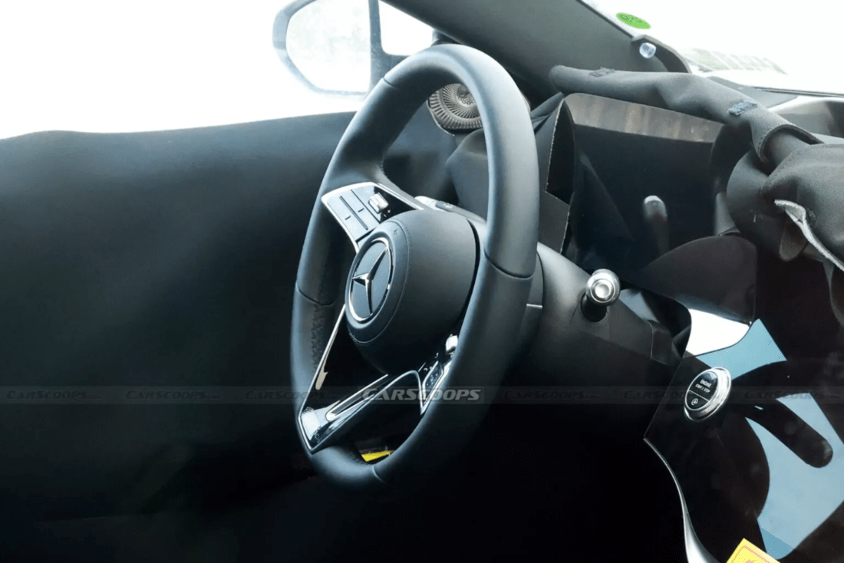 벤츠 s클래스 페이스리프트 실내 유출됐네요!!  썸네일