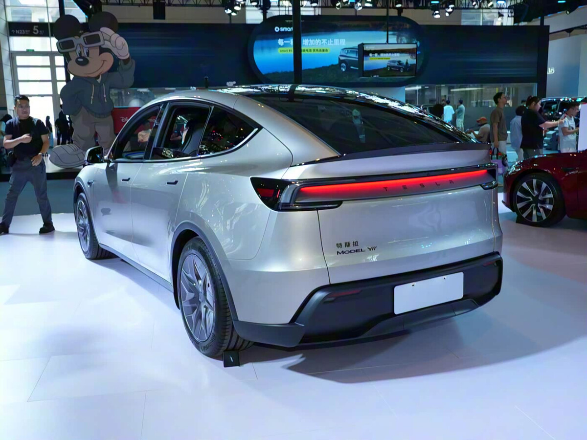 "독삼사 개발리겠네" 테슬라가 내년에 출시한다는 미친 신차 썸네일