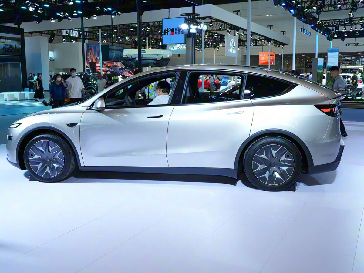 "독삼사 개발리겠네" 테슬라가 내년에 출시한다는 미친 신차 썸네일