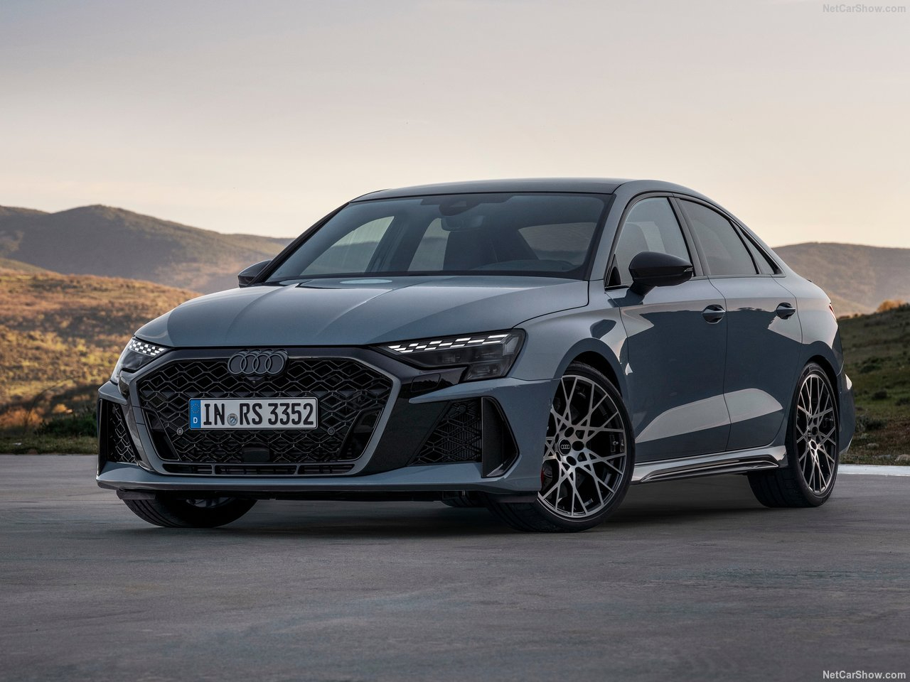 BMW RS3 vs 아우디 M2  게시글 썸네일