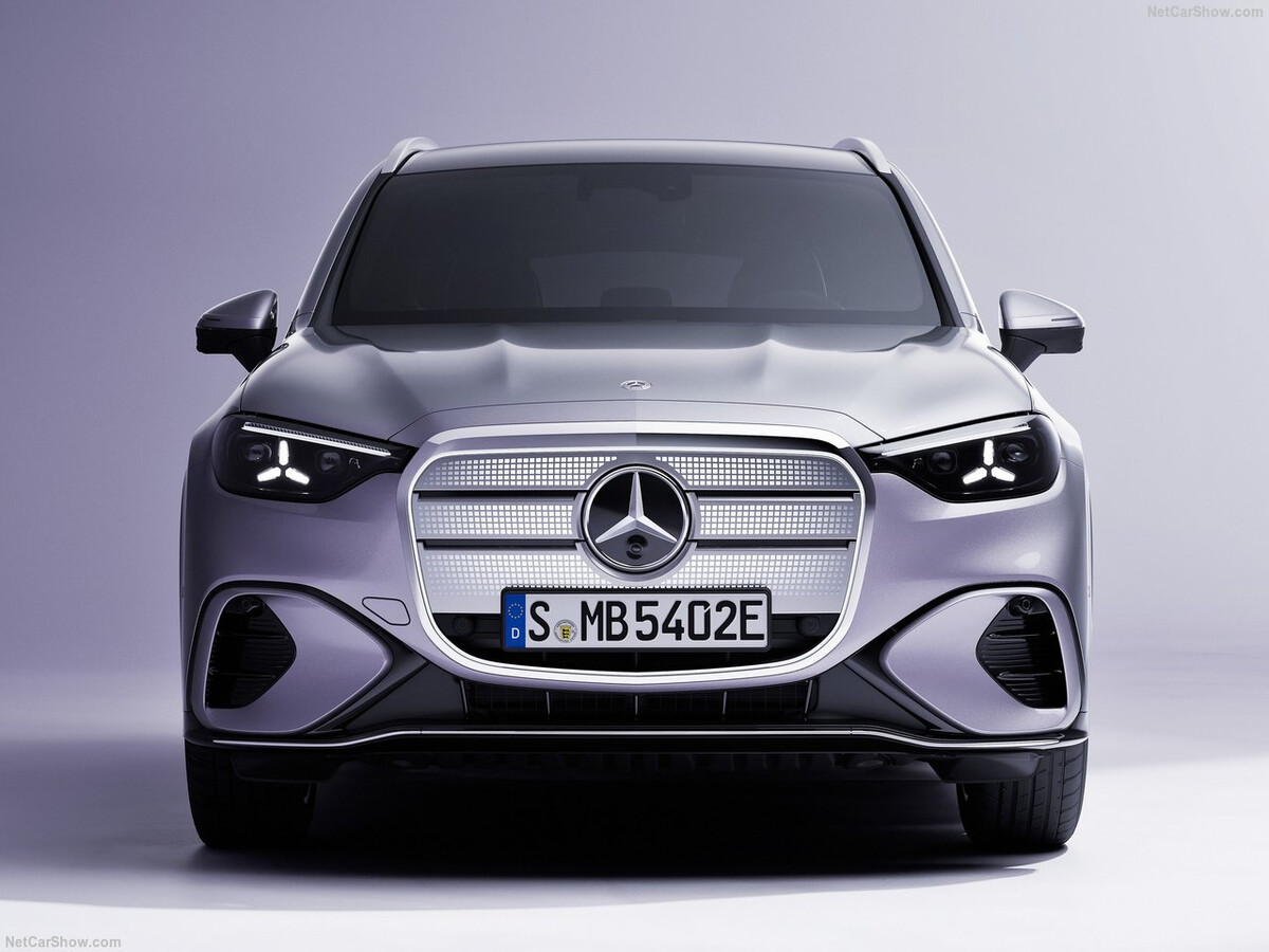 벤츠 디자이너들 줄빠따 한 번 쳐야할듯  썸네일