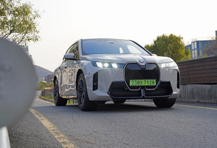 요즘 비엠 ix가 왤케 예뻐보일까요  썸네일