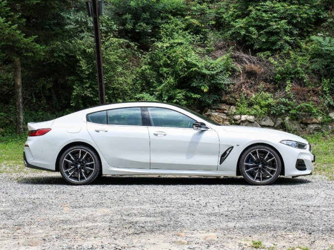 브랜드 빼고 얼굴만 봤을때 m850i vs amg gt43  썸네일