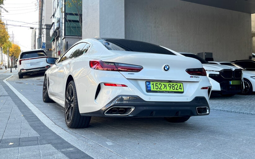 브랜드 빼고 얼굴만 봤을때 m850i vs amg gt43  썸네일
