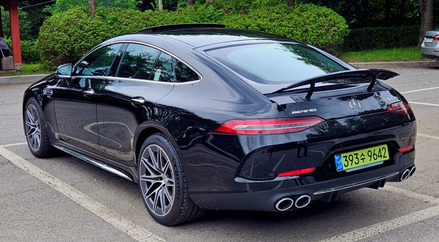 브랜드 빼고 얼굴만 봤을때 m850i vs amg gt43  썸네일