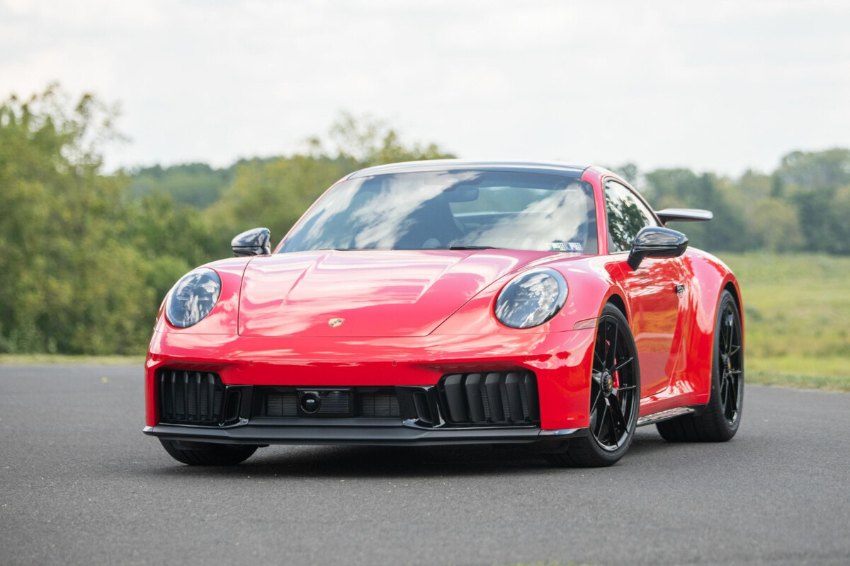 [신차사진] 2026 포르쉐 911 카레라 4 GTS 쿠페 썸네일