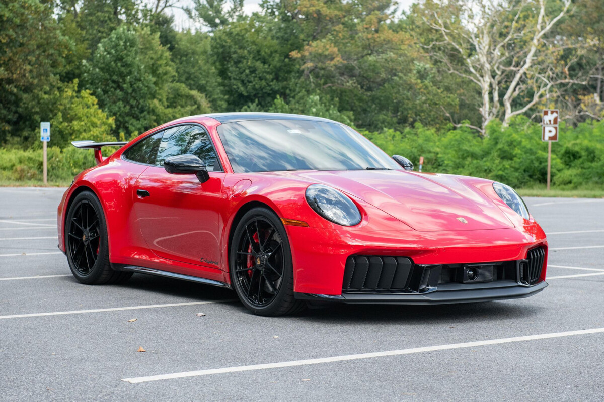 [신차사진] 2026 포르쉐 911 카레라 4 GTS 쿠페 썸네일