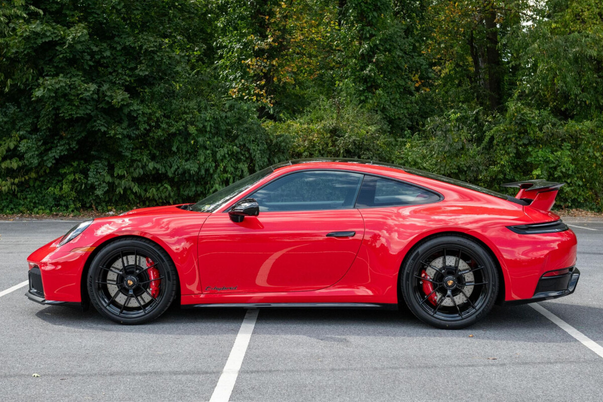 [신차사진] 2026 포르쉐 911 카레라 4 GTS 쿠페 썸네일