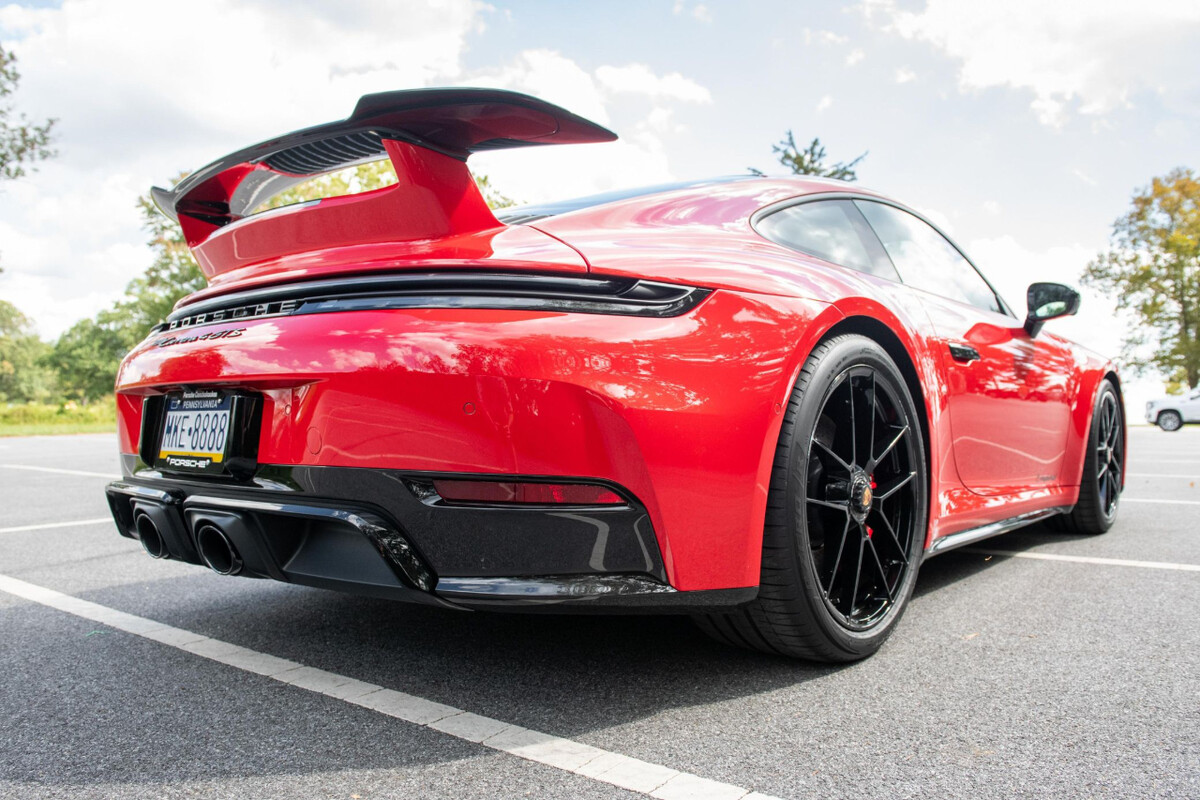 [신차사진] 2026 포르쉐 911 카레라 4 GTS 쿠페 썸네일