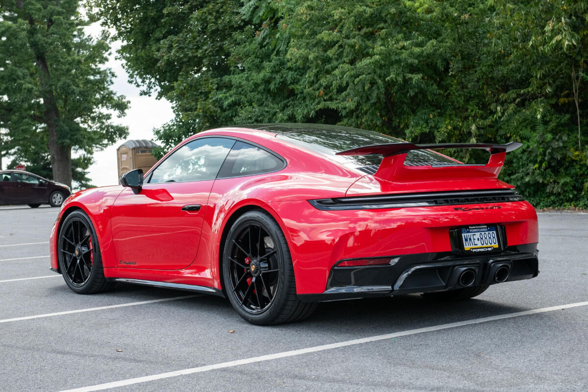 [신차사진] 2026 포르쉐 911 카레라 4 GTS 쿠페 썸네일