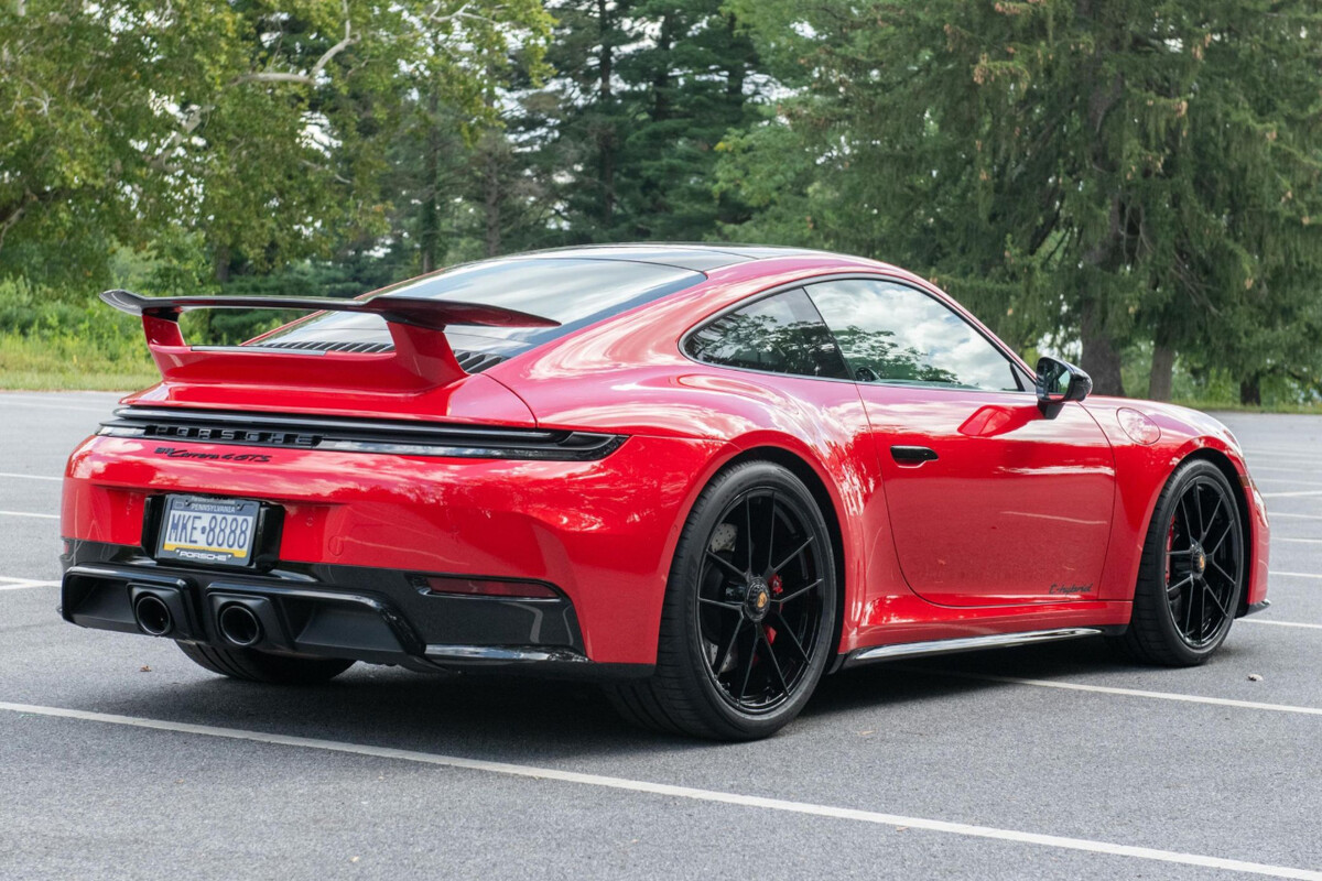 [신차사진] 2026 포르쉐 911 카레라 4 GTS 쿠페 썸네일